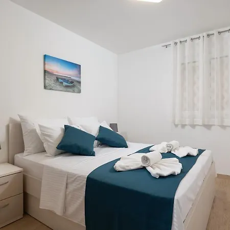 Palma: Luxury Penthouse With Pool And Sea View * Podstrana