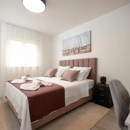 Apartamento Palma And Luxury Penthouse For A Family With Swiming Pool,parking,terrace,panoramic View At The Sea,podstrana *