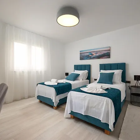 Palma And Luxury Penthouse For A Family With Swiming Pool,parking,terrace,panoramic View At The Sea,podstrana *