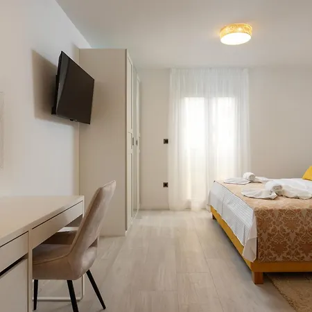 Apartamento Palma And Luxury Penthouse For A Family With Swiming Pool,parking,terrace,panoramic View At The Sea,podstrana *