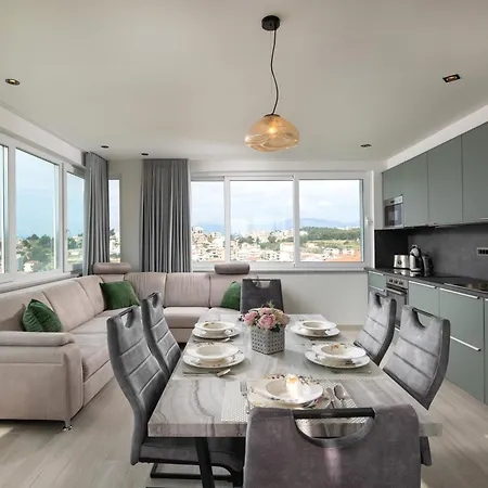 Palma And Luxury Penthouse For A Family With Swiming Pool,parking,terrace,panoramic View At The Sea,podstrana *