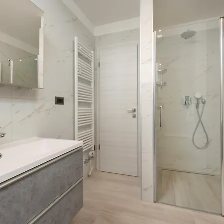 Apartamento Palma And Luxury Penthouse For A Family With Swiming Pool,parking,terrace,panoramic View At The Sea,podstrana