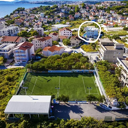 アパート Palma And Luxury Penthouse For A Family With Swiming Pool,parking,terrace,panoramic View At The Sea,podstrana ポドストラナ