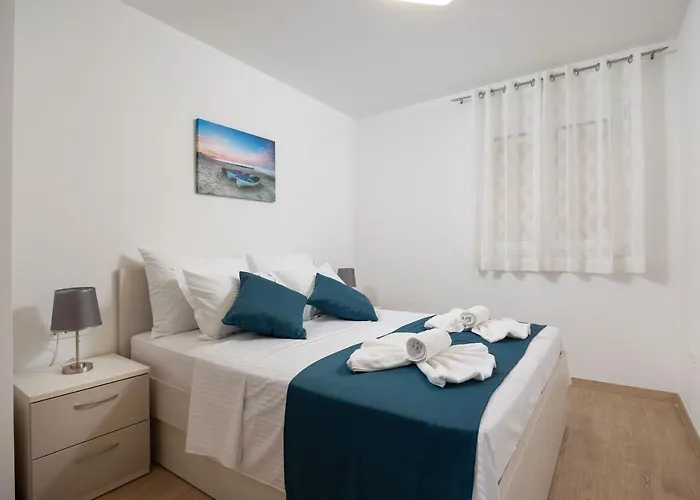 Palma And Luxury Penthouse For A Family With Swiming Pool,parking,terrace,panoramic View At The Sea,podstrana * ポドストラナ
