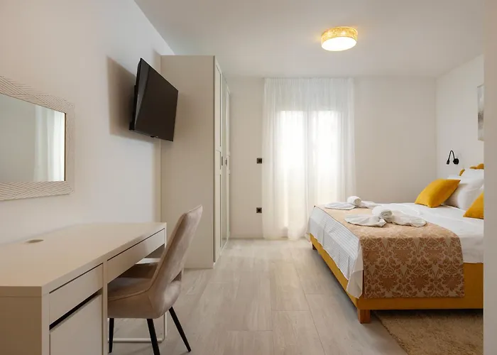 アパート Palma And Luxury Penthouse For A Family With Swiming Pool,parking,terrace,panoramic View At The Sea,podstrana *