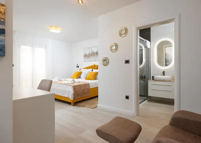 Palma And Luxury Penthouse For A Family With Swiming Pool,parking,terrace,panoramic View At The Sea,podstrana ポドストラナ