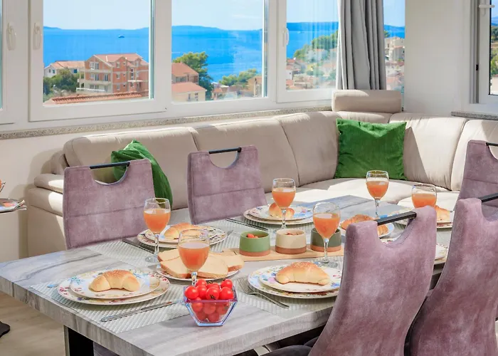 Palma And Luxury Penthouse For A Family With Swiming Pool,parking,terrace,panoramic View At The Sea,podstrana