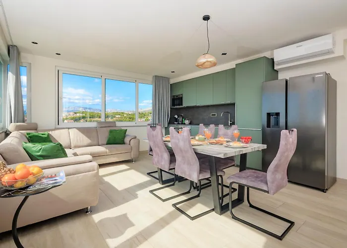 Palma And Luxury Penthouse For A Family With Swiming Pool,parking,terrace,panoramic View At The Sea,podstrana