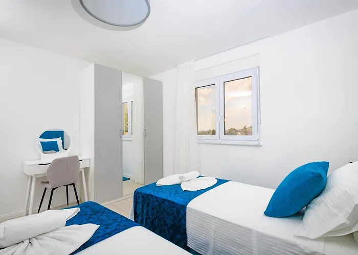 Palma And Luxury Penthouse For A Family With Swiming Pool,parking,terrace,panoramic View At The Sea,podstrana アパート ポドストラナ