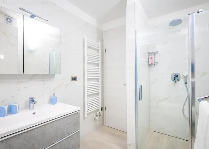 Palma And Luxury Penthouse For A Family With Swiming Pool,parking,terrace,panoramic View At The Sea,podstrana アパート *