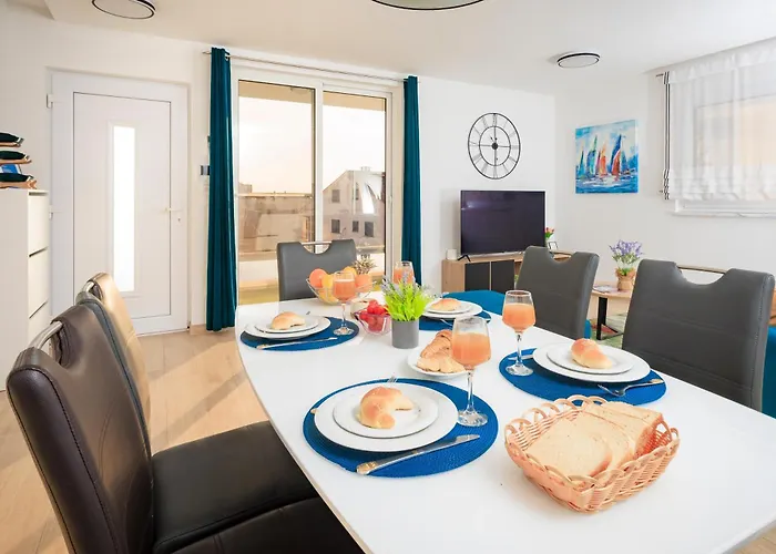 Palma And Luxury Penthouse For A Family With Swiming Pool,parking,terrace,panoramic View At The Sea,podstrana アパート ポドストラナ
