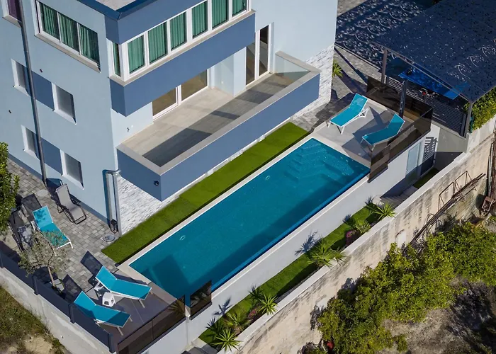 Palma And Luxury Penthouse For A Family With Swiming Pool,parking,terrace,panoramic View At The Sea,podstrana