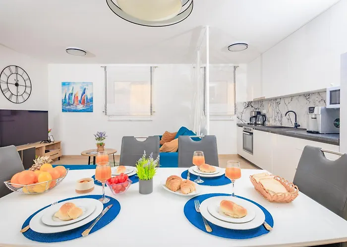 Palma And Luxury Penthouse For A Family With Swiming Pool,parking,terrace,panoramic View At The Sea,podstrana ポドストラナ