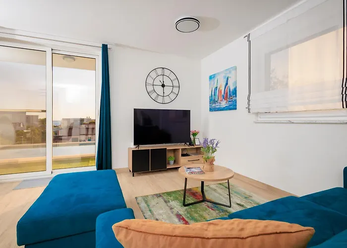 アパート Palma And Luxury Penthouse For A Family With Swiming Pool,parking,terrace,panoramic View At The Sea,podstrana ポドストラナ